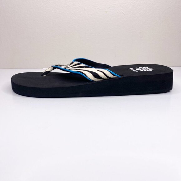 NEW Yellow Box Zebra Stripe Flip Flops Platform Sandals 8.5 Faux Hair Blue Trim - Picture 4 of 8